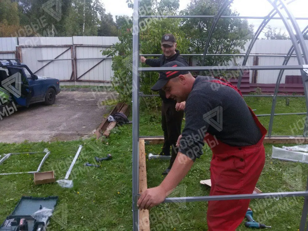 Фото к отзыву: Отзыв о теплице Богатырь Люкс, поликарбонат Карбогласс. Автоматический проветриватель (5)