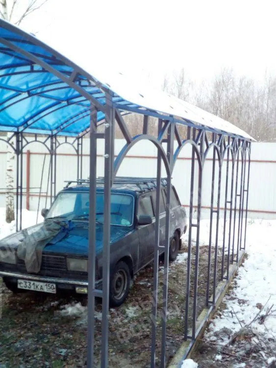 Фото к отзыву: Навес из поликарбоната 6м*3.5м (СПК Синий 4мм). Брусовый фундамент, Грунтозацепы (5)