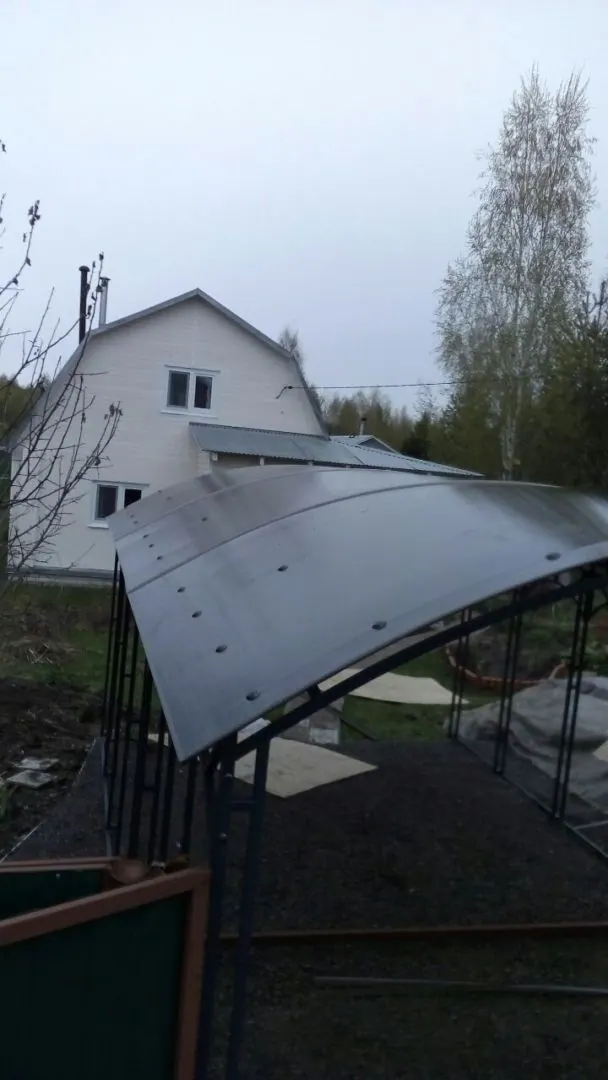 Фото к отзыву: Отзыв о навесе из поликарбоната 6м*3.5м, поликарбонат бронза